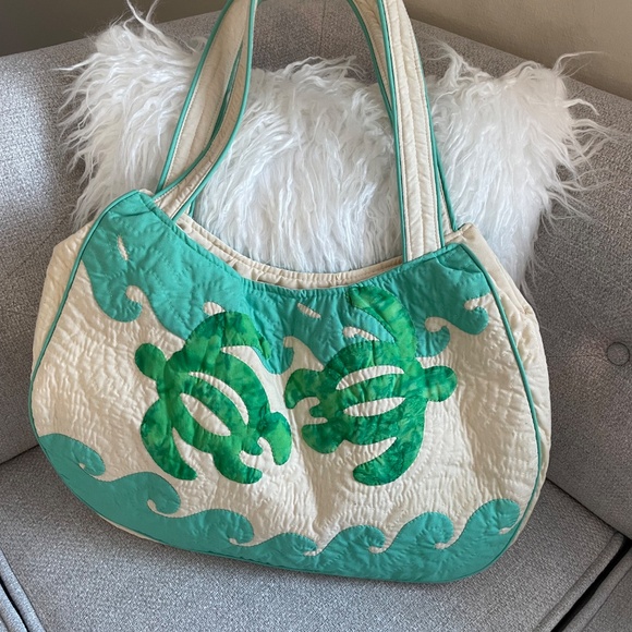 Quilted Turtle Hawaiian Beach Bag - Picture 2 of 8